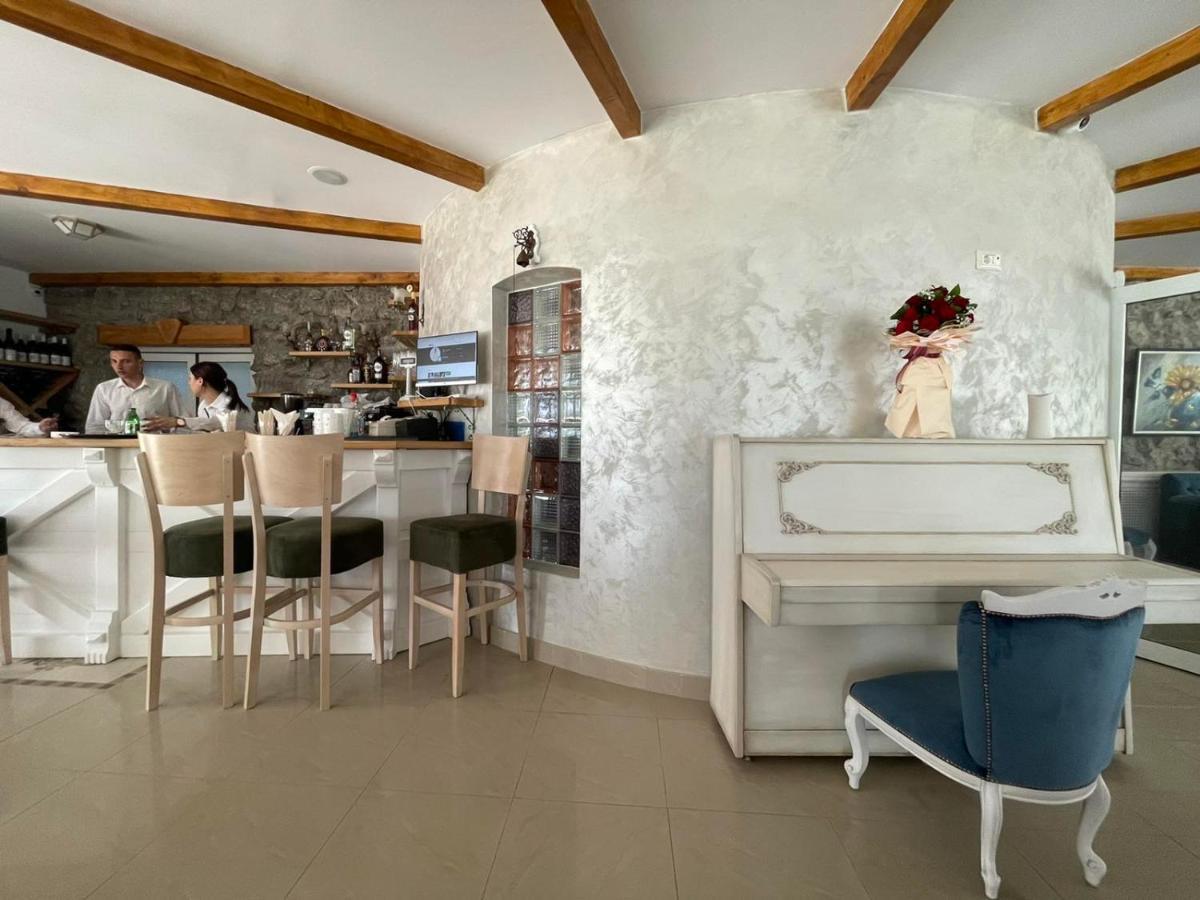 Garni Hotel Oblacinsko Jezero Oblacina Luaran gambar