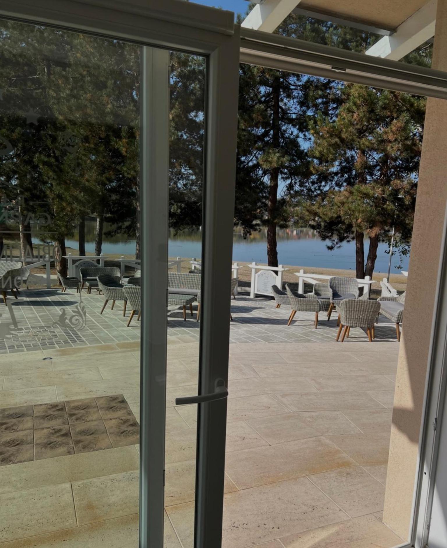 Garni Hotel Oblacinsko Jezero Oblacina Luaran gambar