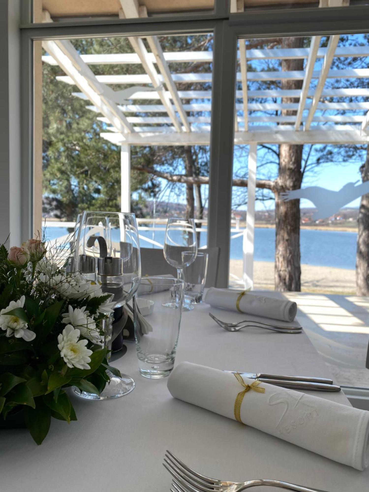 Garni Hotel Oblacinsko Jezero Oblacina Luaran gambar